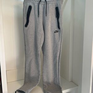 Nike Gray Sweatpants Athletic Casual Design